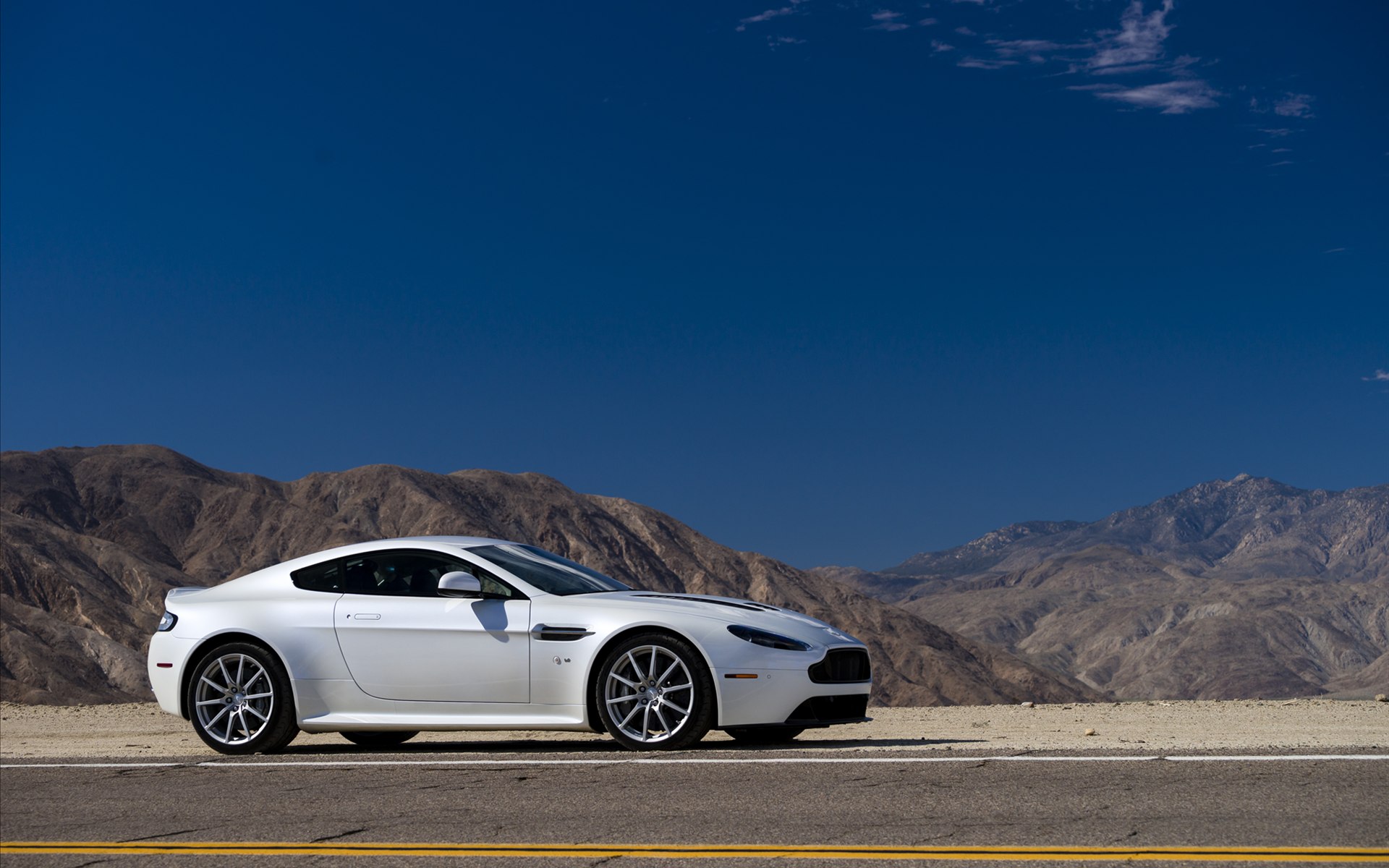 Aston Martin V12 Vantage S 2014
